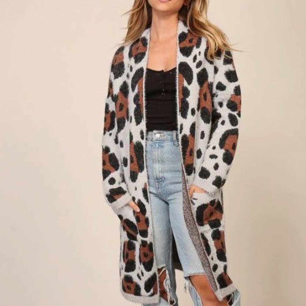 Beautiful TIMING fuzzy leopard Print Open Cardigan